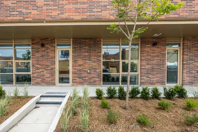 119 Ford Street 108, Toronto W03, On M6n 3a2