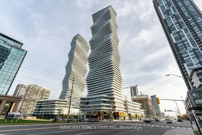 3900 Confederation Parkway 5204, Mississauga, On L5b 0m3