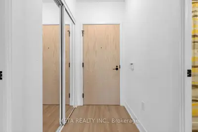 50 George Butchart Drive 108, Toronto W05, On M3k 0c9