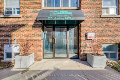 322 Lakeshore Road W 1, Mississauga, On L5h 1g8