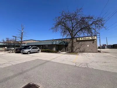 196 North Queen Street, Toronto W08, On M9c 4y1