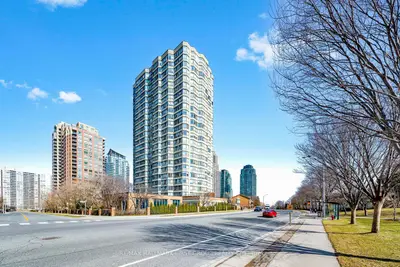 Condo Apartment in Mississauga