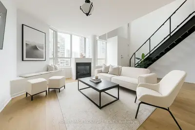 250 Manitoba Street 702, Toronto W06, On M8y 4g8