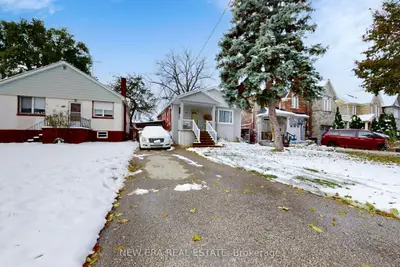 80 Renfield Street, Toronto W04, ON M6M 4V7