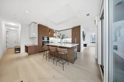 55 Port Street E 504, Mississauga, On L5g 4p3