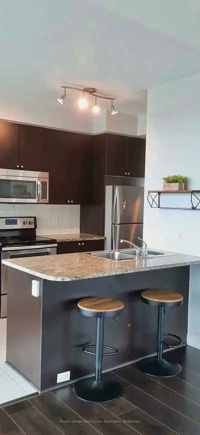 339 Rathburn Road W 515, Mississauga, On L5b 0k6