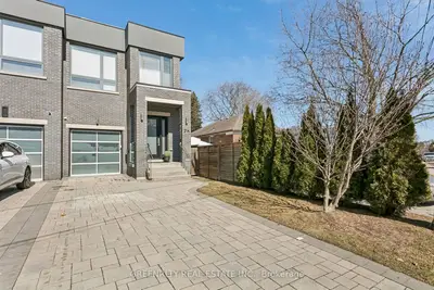 21a Maple Avenue N, Mississauga, On L5h 2r9