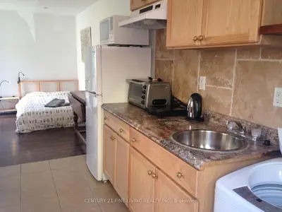 400 Nairn Avenue (grdn), Toronto W03, On M6e 4j3