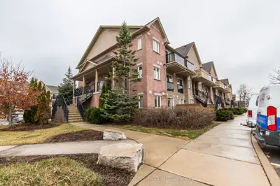 4975 Southampton Drive 272, Mississauga, On L5m 8e2
