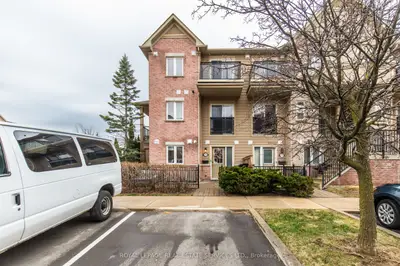 4975 Southampton Drive 272, Mississauga, On L5m 8c9