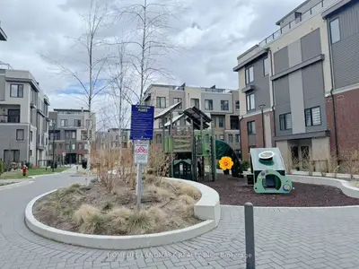 3550 Colonial Drive 19, Mississauga, On L5l 0c1