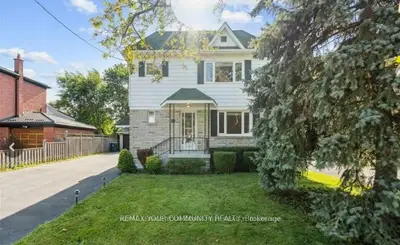 42 Lockerbie Avenue Main, Toronto W04, On M9n 3a2