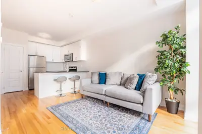 713 Lawrence Avenue W 14, Toronto W04, On M6a 1b4