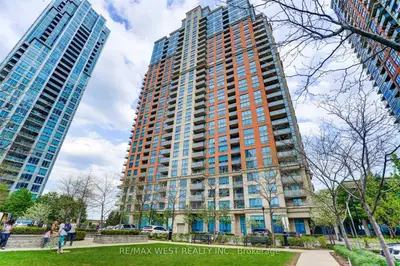25 Viking Lane 1647, Toronto W08, On M9b 0a1