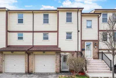 7340 Copenhagen Road 10, Mississauga, On L5n 2s5