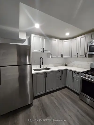 3925 Beechnut Row, Mississauga, On L5n 6x3