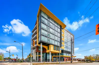 1275 Finch Avenue W 201, Toronto W05, On M3j 0l5