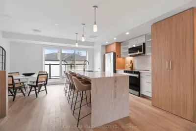 34 Poplar Avenue Unit 4, Toronto W08, On M9b 3r4