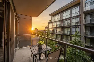 15 James Finlay Way 917, Toronto W05, On M3m 0b3