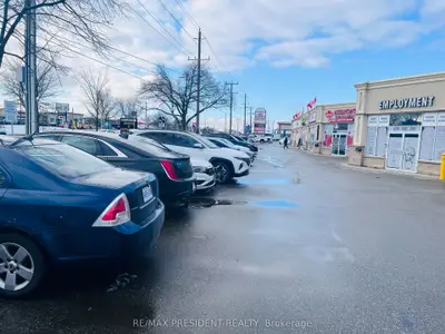 1772 Albion Road 31-32, Toronto W10, On M9v 1c2