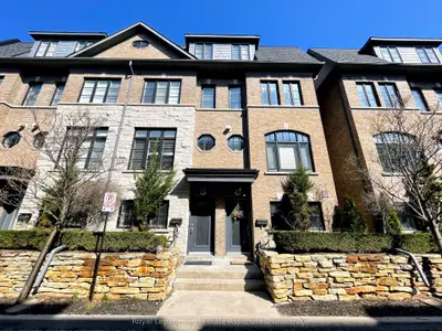 56 Lobo Mews, Toronto W08, On M8z 0b1