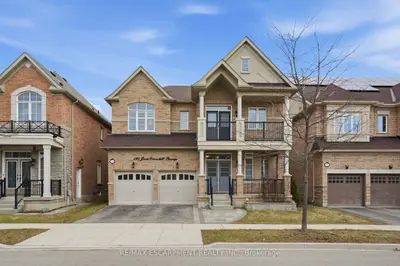 198 Jessie Caverhill Pass, Oakville, On L6m 0z6