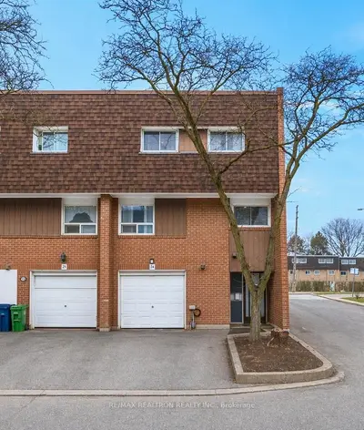 1673 Albion Road 24, Toronto W10, On M9v 1b7