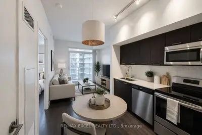 2220 Lake Shore Boulevard W 4203, Toronto W06, On M8v 0c1