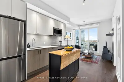 1926 Lake Shore Boulevard W 2201, Toronto W01, On M6s 1a1