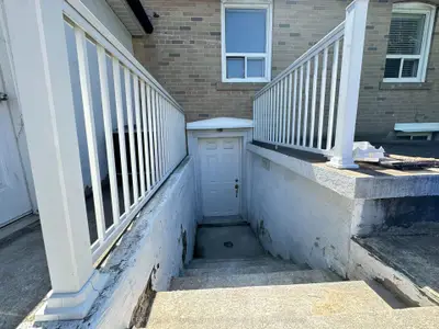 226 Falstaff Avenue Basement, Toronto W04, On M6l 2g1