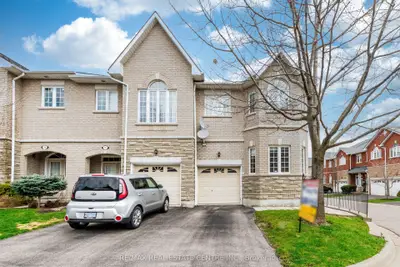 470 Faith Drive 85, Mississauga, On L5r 4e9