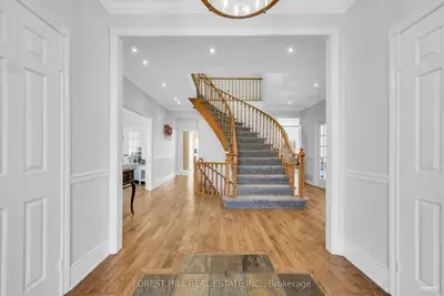 2434 Deer Run Avenue, Oakville, On L6j 6k9