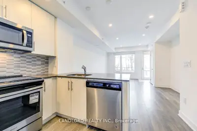 3483 Widdicombe Way 17, Mississauga, On L5l 0b8