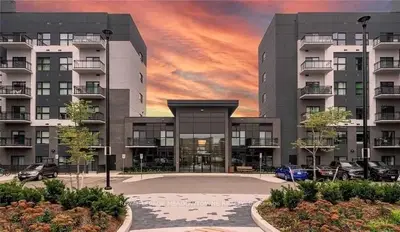 102 Grovewood Common 207, Oakville, On L6h 0x2