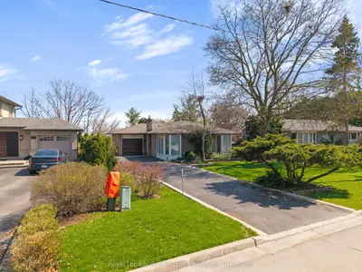 502 Falgarwood Drive, Oakville, On L6h 1n3