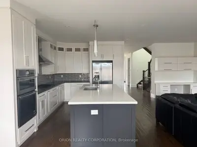 66 Livingstone Avenue, Toronto W04, On M6e 2l8
