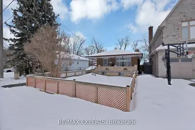 934 Beechwood Avenue Lower, Mississauga, On L5g 4e2