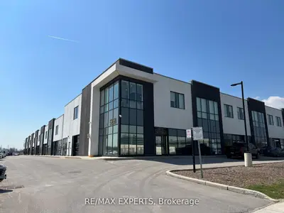 5250 Solar Drive 33, Mississauga, On L4w 5m8