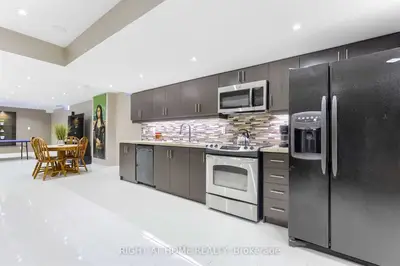 1565 Portsmouth Basement Place, Mississauga, On L5m 7w1
