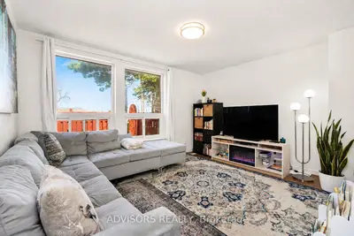 258 John Garland Boulevard 247, Toronto W10, On M9v 1n8