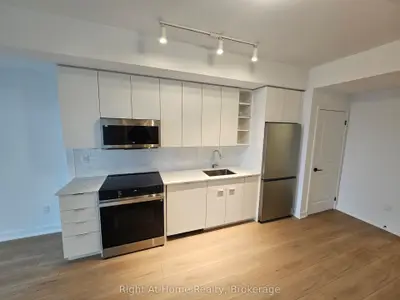 2075 Lakeshore Road 810, Burlington, On L7r 0h3
