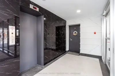 371 Lakeshore Road W 504, Mississauga, On L5h 1h4