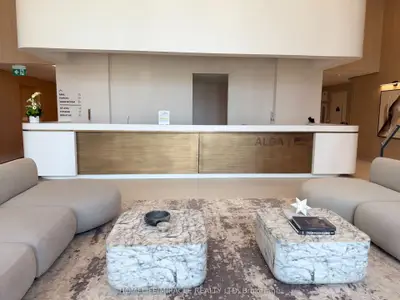 1 Fairview Road E 1206, Mississauga, On L5a 0b4