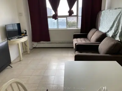 940 Caledonia Road 908, Toronto W04, On M6b 3y4