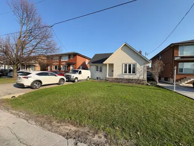 25 Burlingame Road, Toronto W06, On M8w 1y7