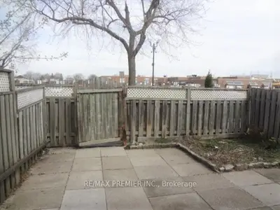 260 John Garland Boulevard 231, Toronto, On M9v 1n8