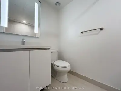 2 Erskine Road 1803, Mississauga, On L5b 0s1