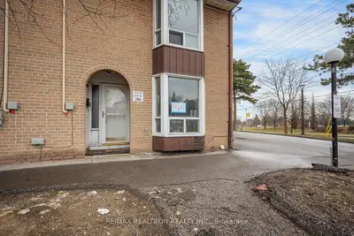 250 John Garland Boulevard 106, Toronto, On M9v 1n8