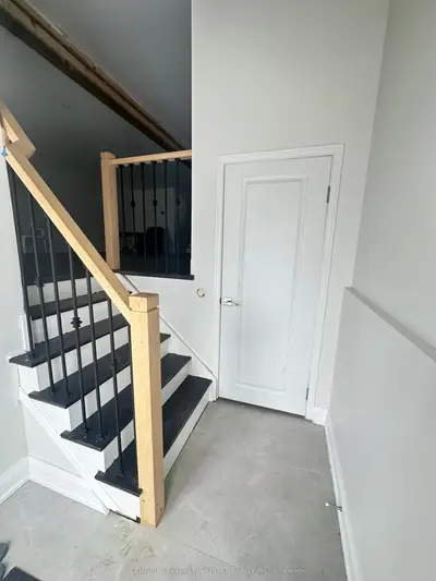82 John Lindsay Court Upper, Toronto W05, On M3l 2k1