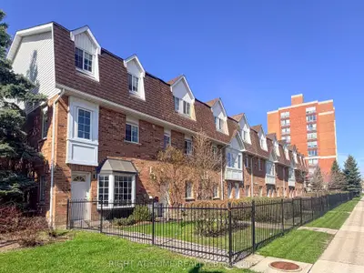 1525 South Parade Court 28, Mississauga, On L5m 6e9